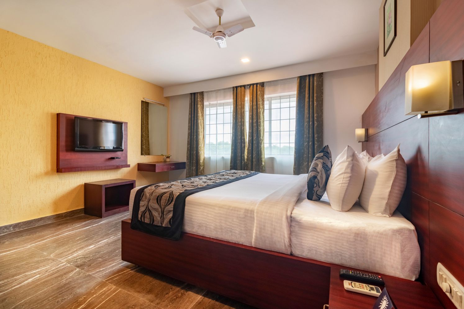 Hotels in Thrissur - Premier Room